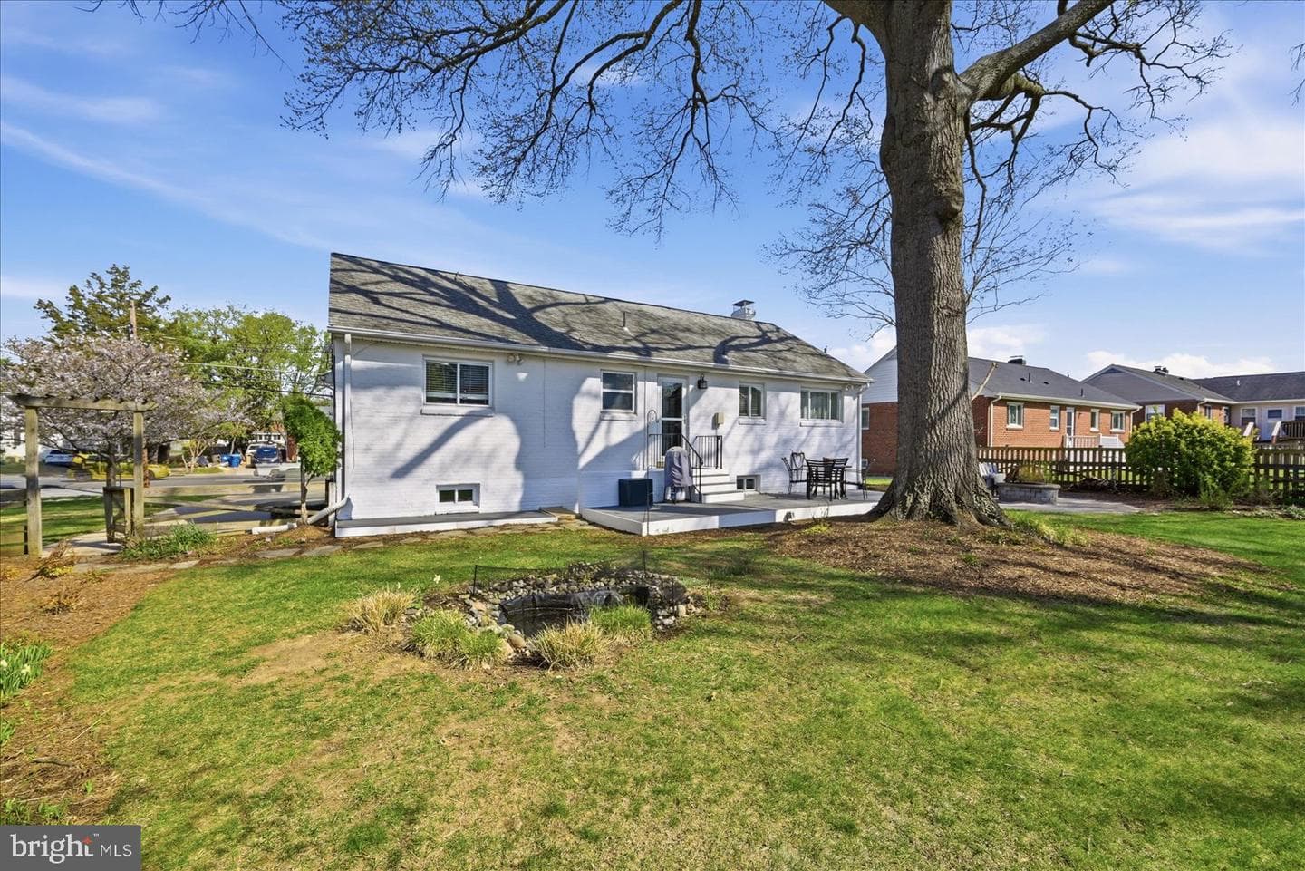 6020 Amherst Avenue photo 48