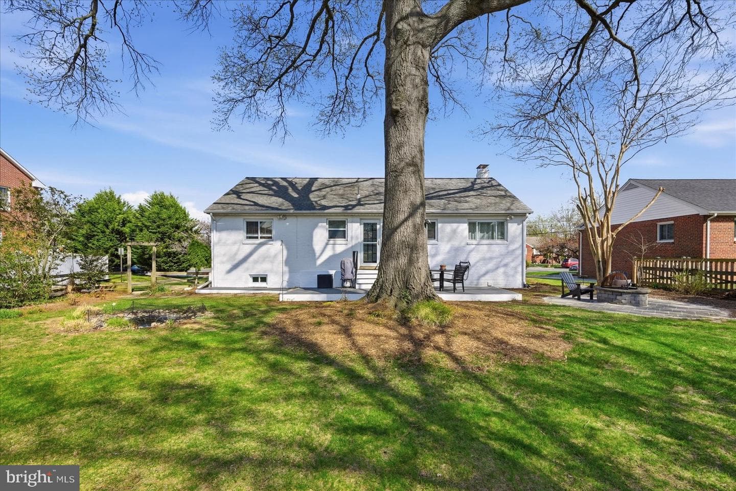 6020 Amherst Avenue photo 49