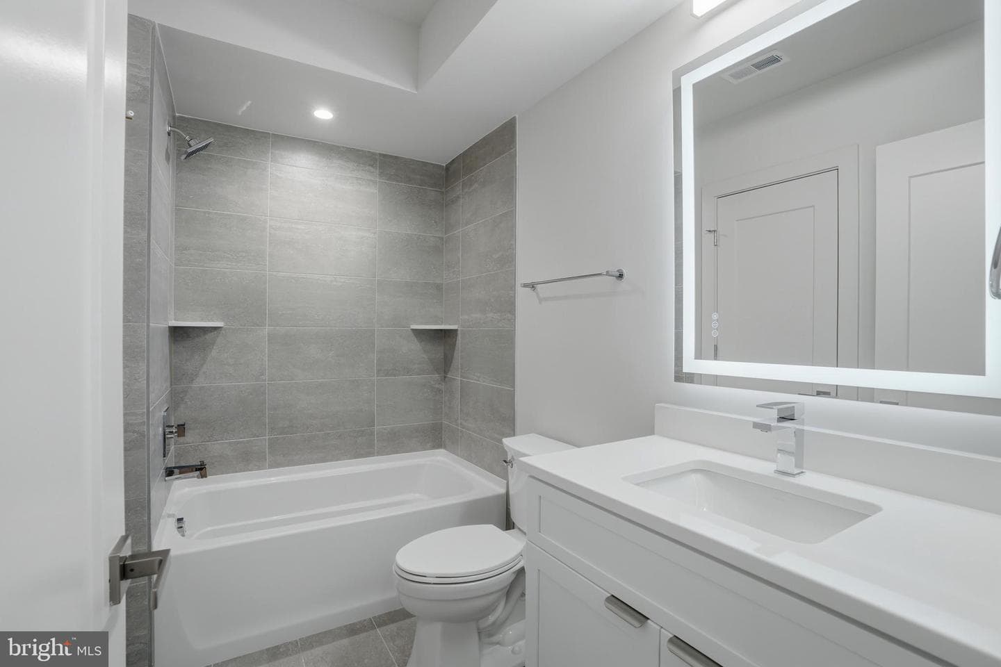 2107 Greenwich Street photo 59