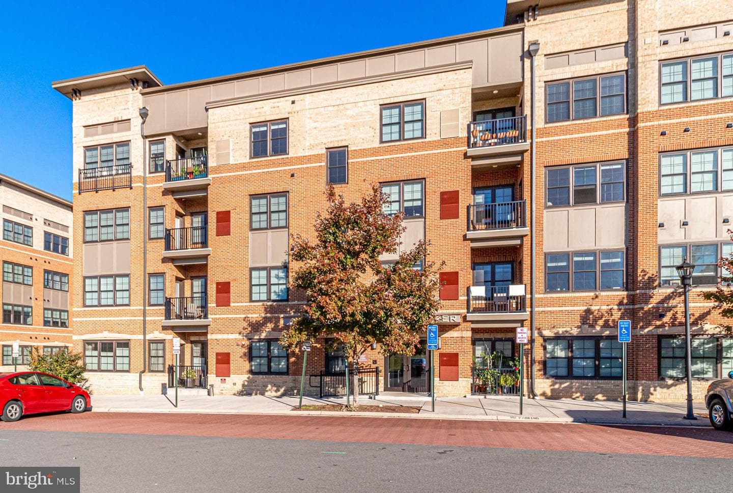 2905 Bleeker Street #4-404 photo 2
