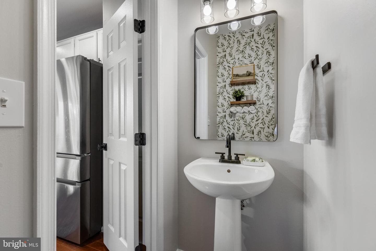 2526 James Monroe Circle photo 15