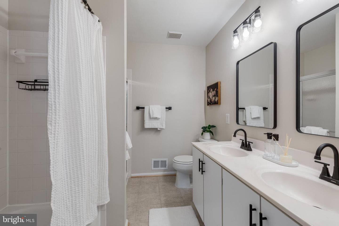 2526 James Monroe Circle photo 19