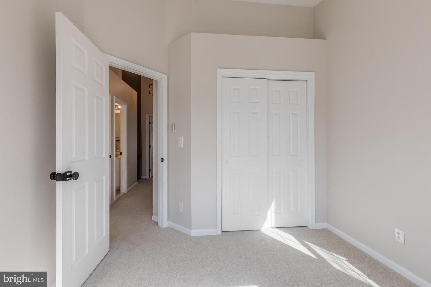 2526 James Monroe Circle photo 22