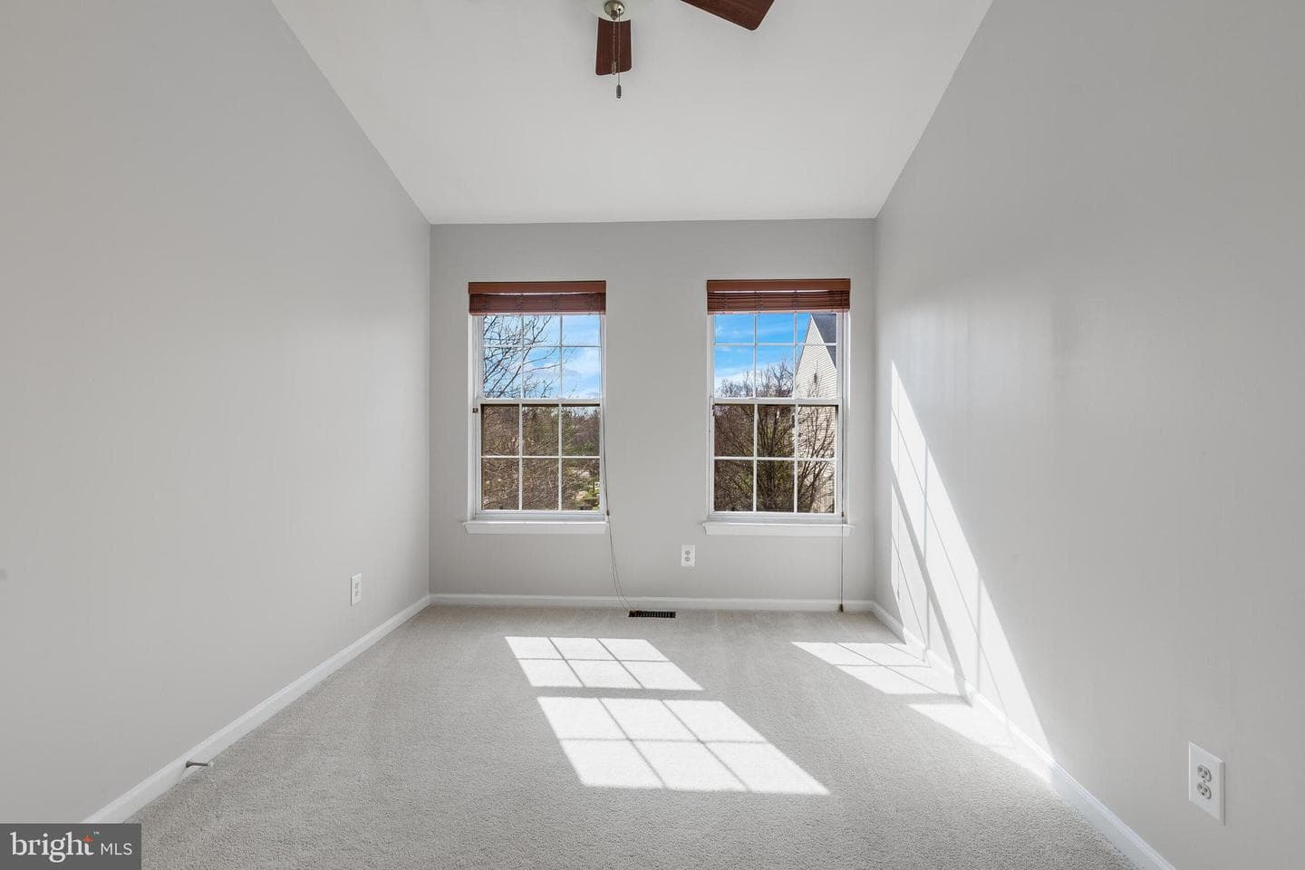 2526 James Monroe Circle photo 23