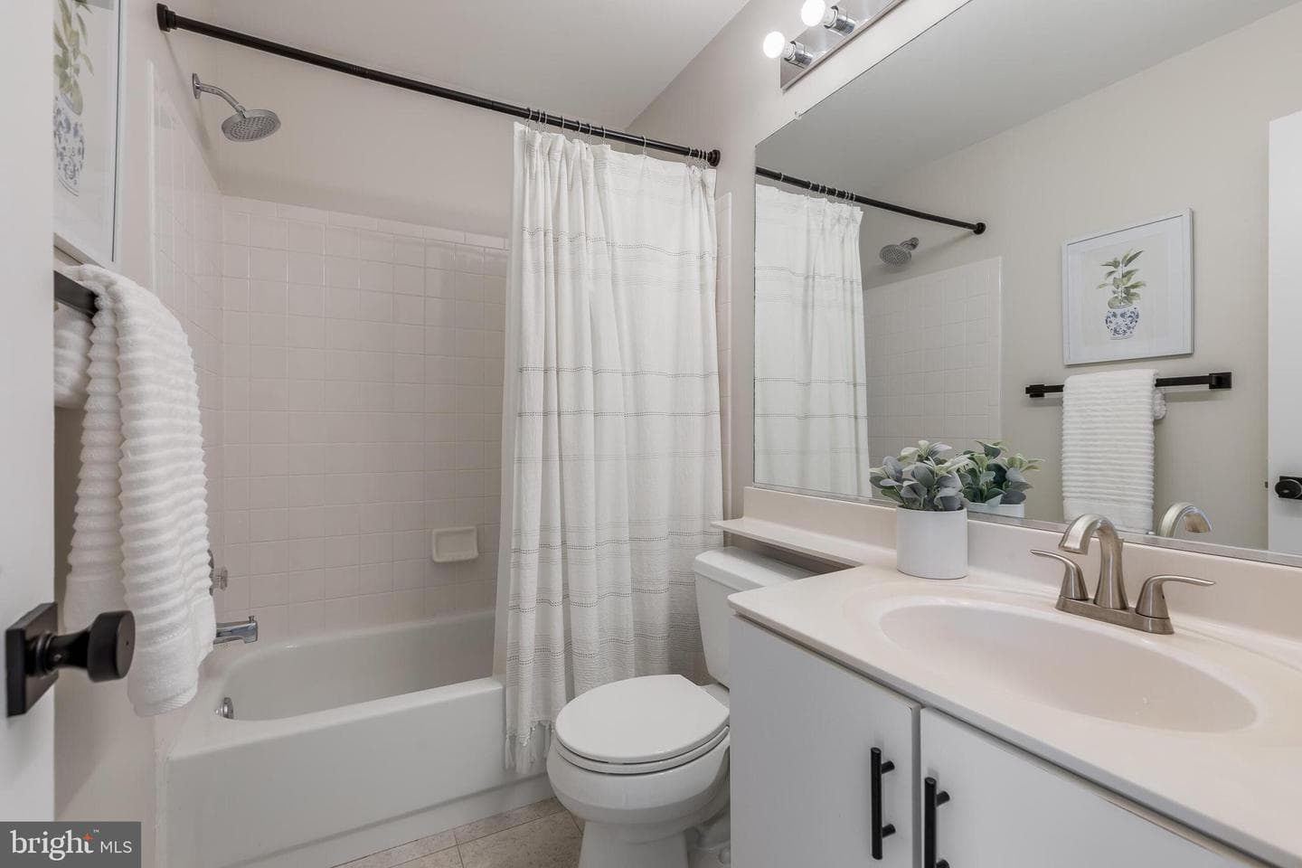 2526 James Monroe Circle photo 25