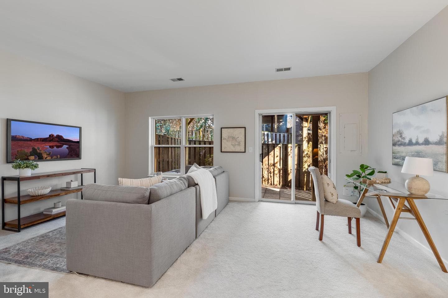 2526 James Monroe Circle photo 27