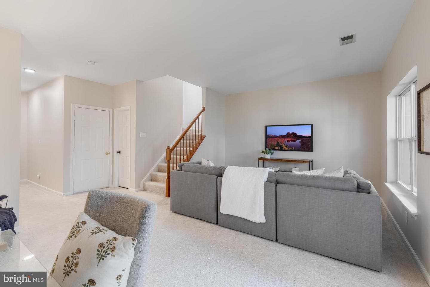 2526 James Monroe Circle photo 28