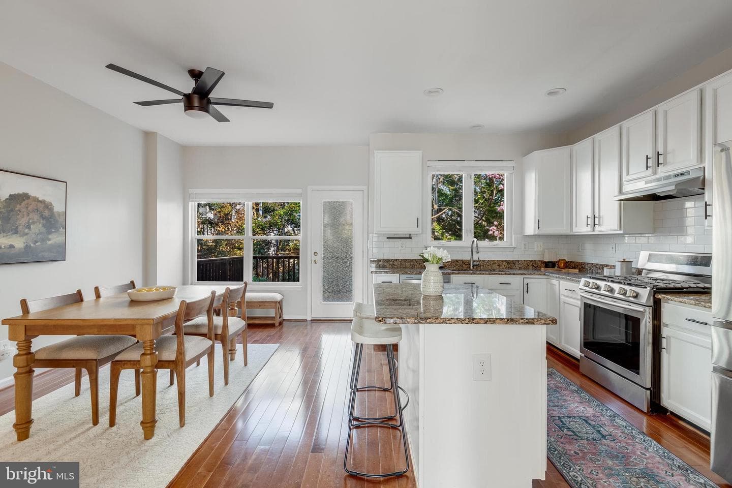 2526 James Monroe Circle photo 3