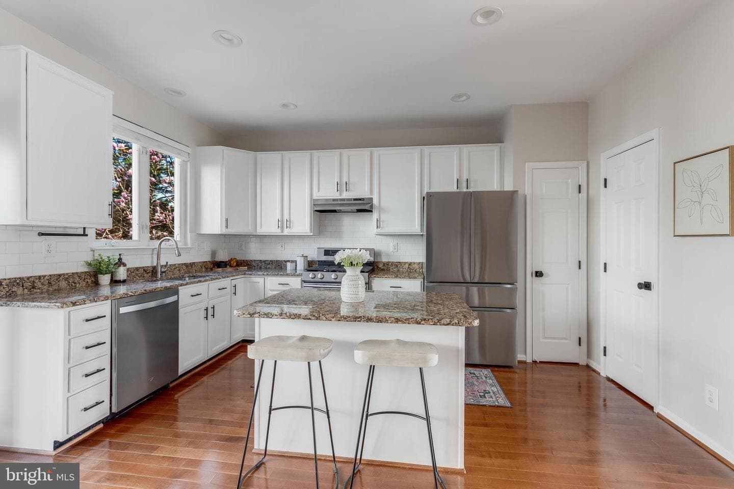 2526 James Monroe Circle photo 5