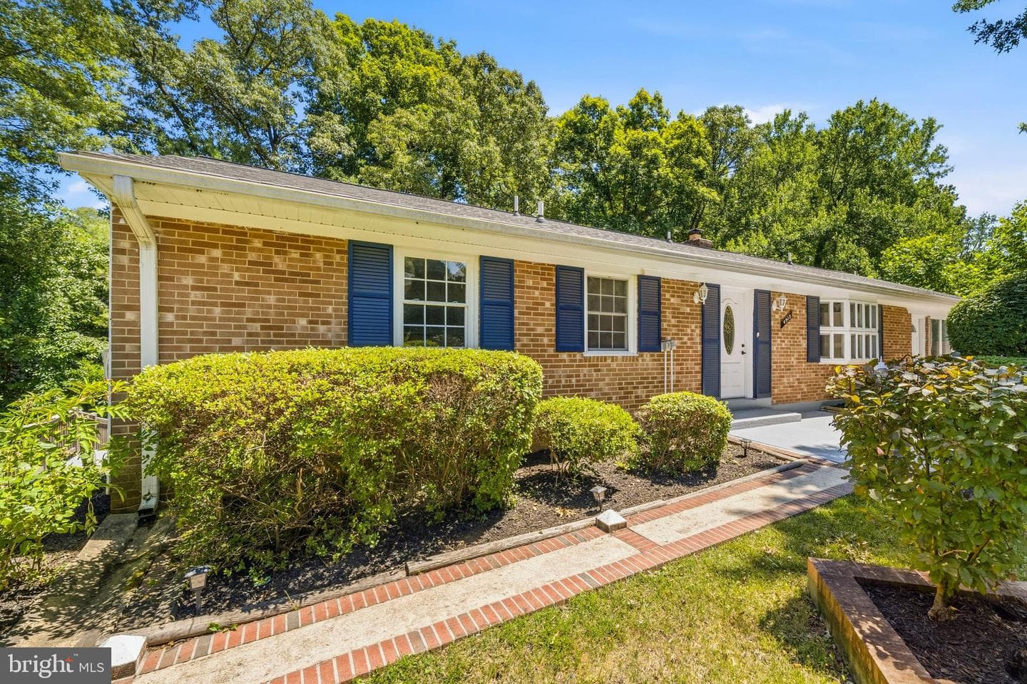 4915 Powell Road photo 1