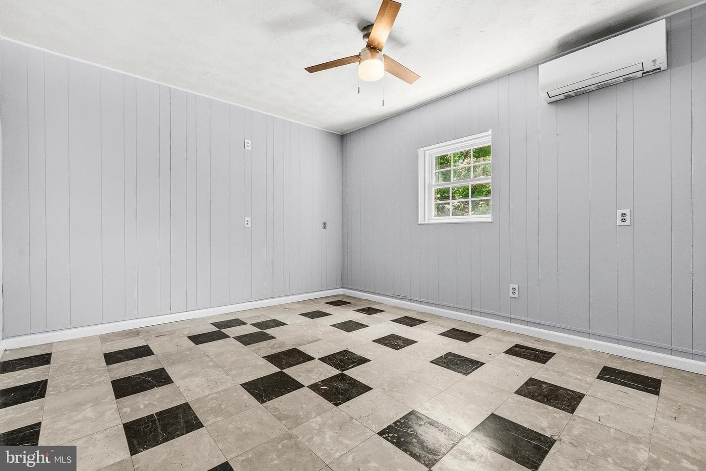 4915 Powell Road photo 16