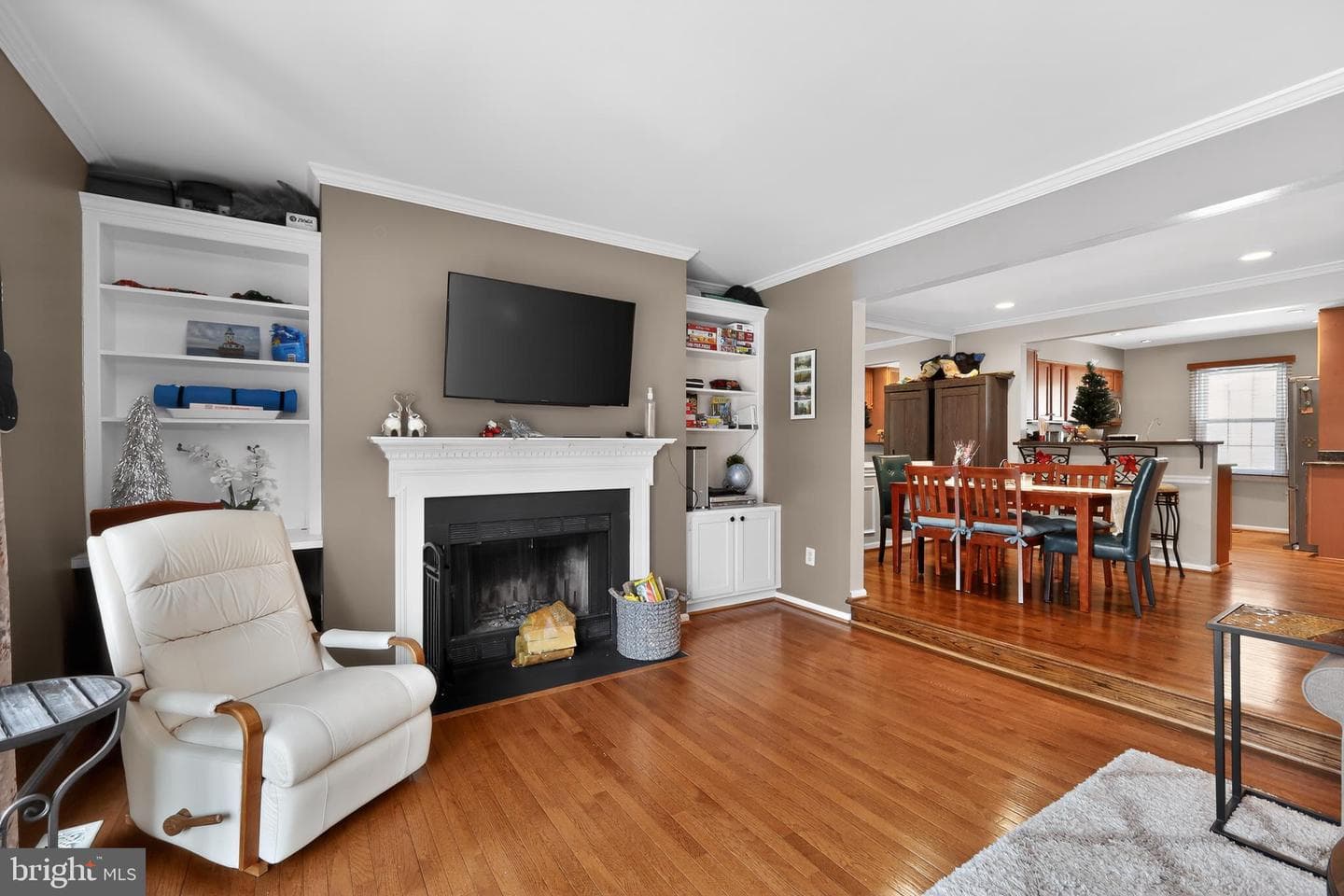 5868 Langton Drive photo 2