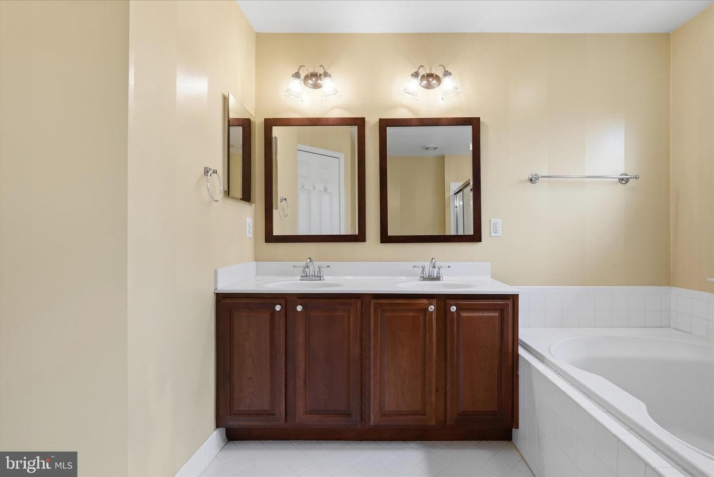 9632 Potters Hill Circle photo 41