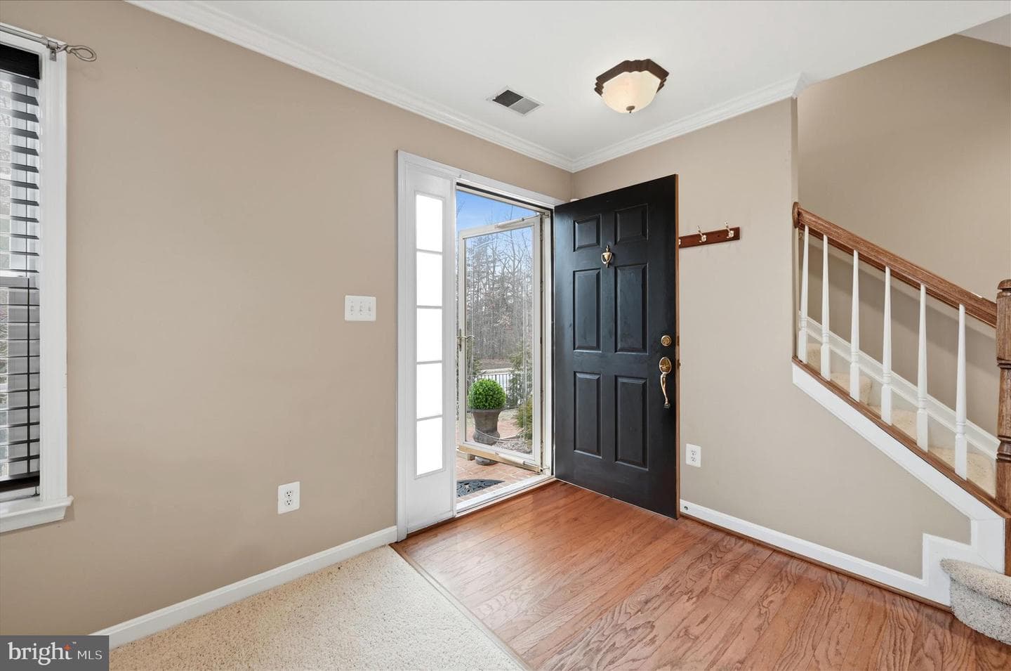 9632 Potters Hill Circle photo 5