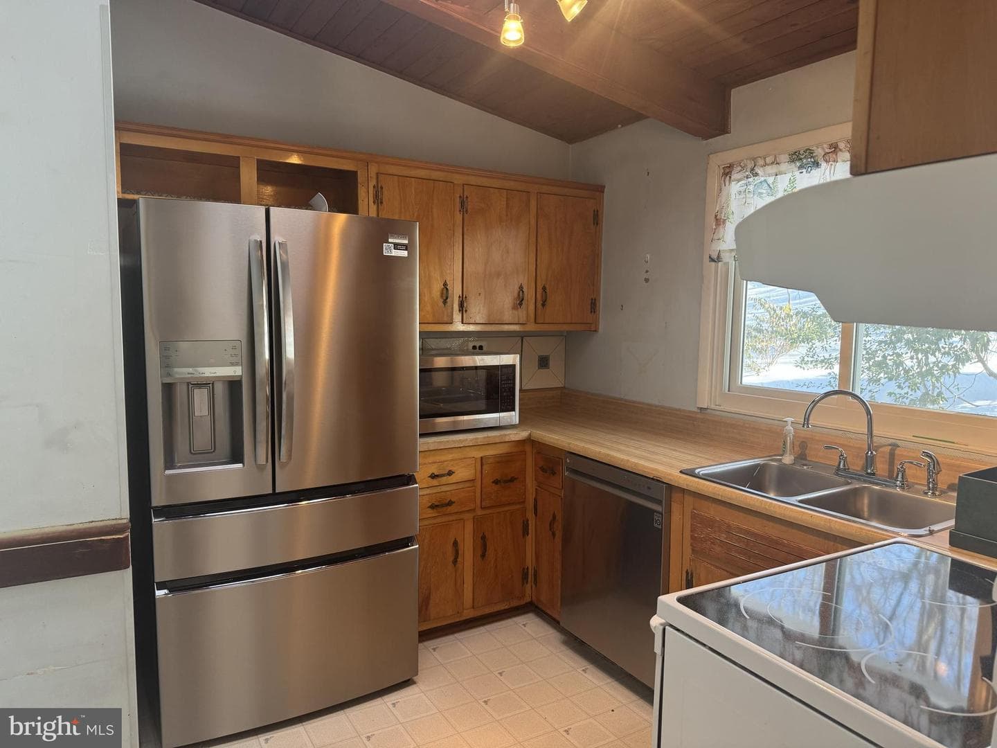 7527 Friar Tuck Court photo 4