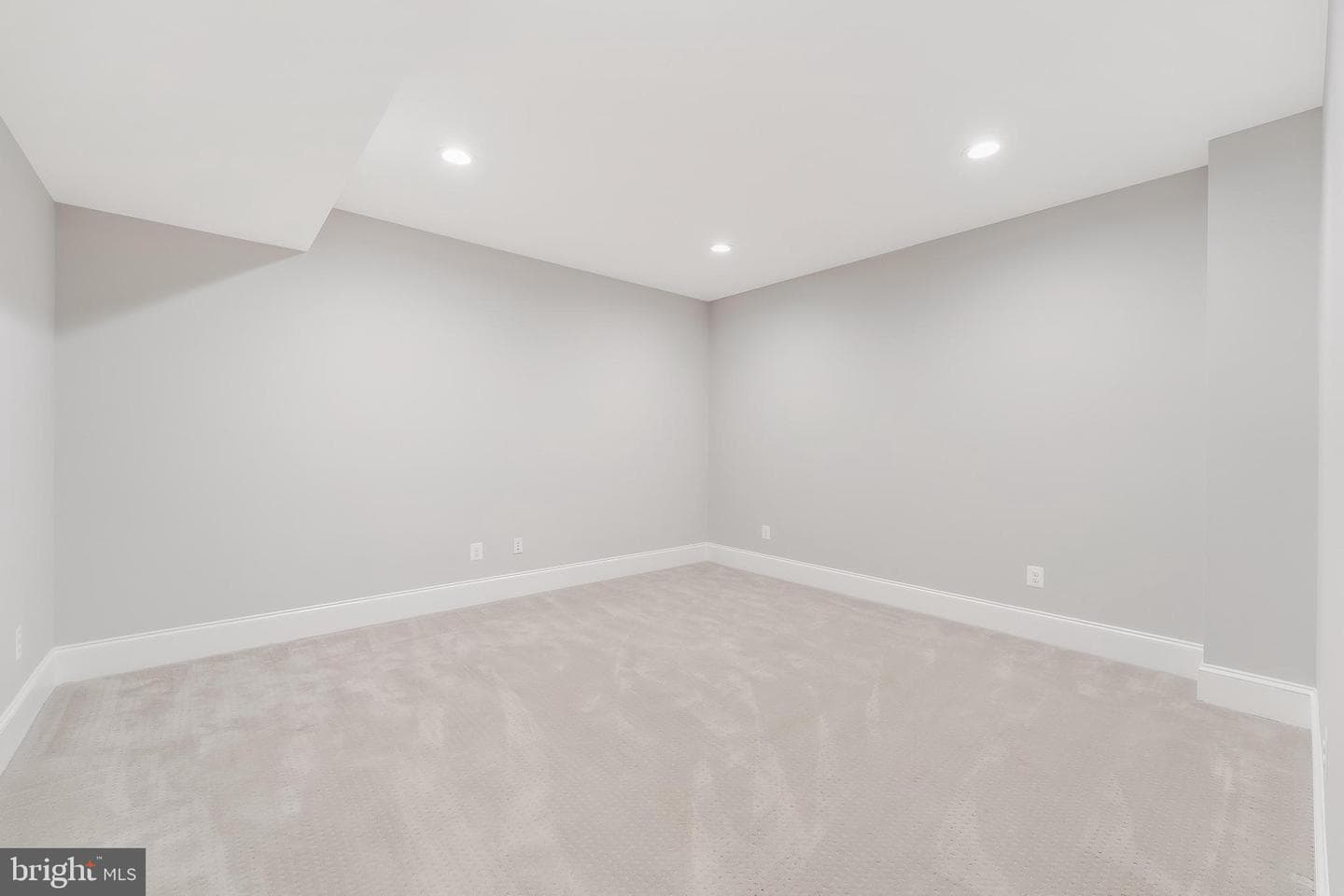 6805 Lumsden Street photo 105