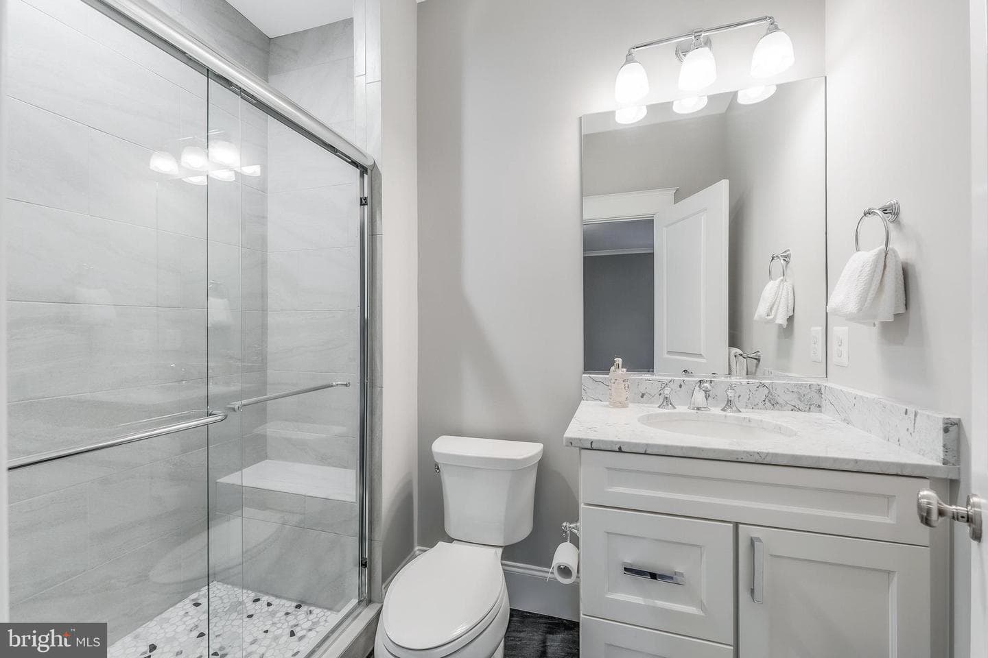 6805 Lumsden Street photo 91