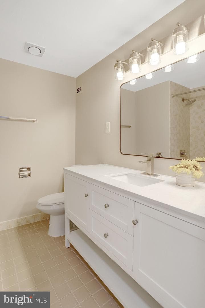 3705 S George Mason Drive #2009s photo 32