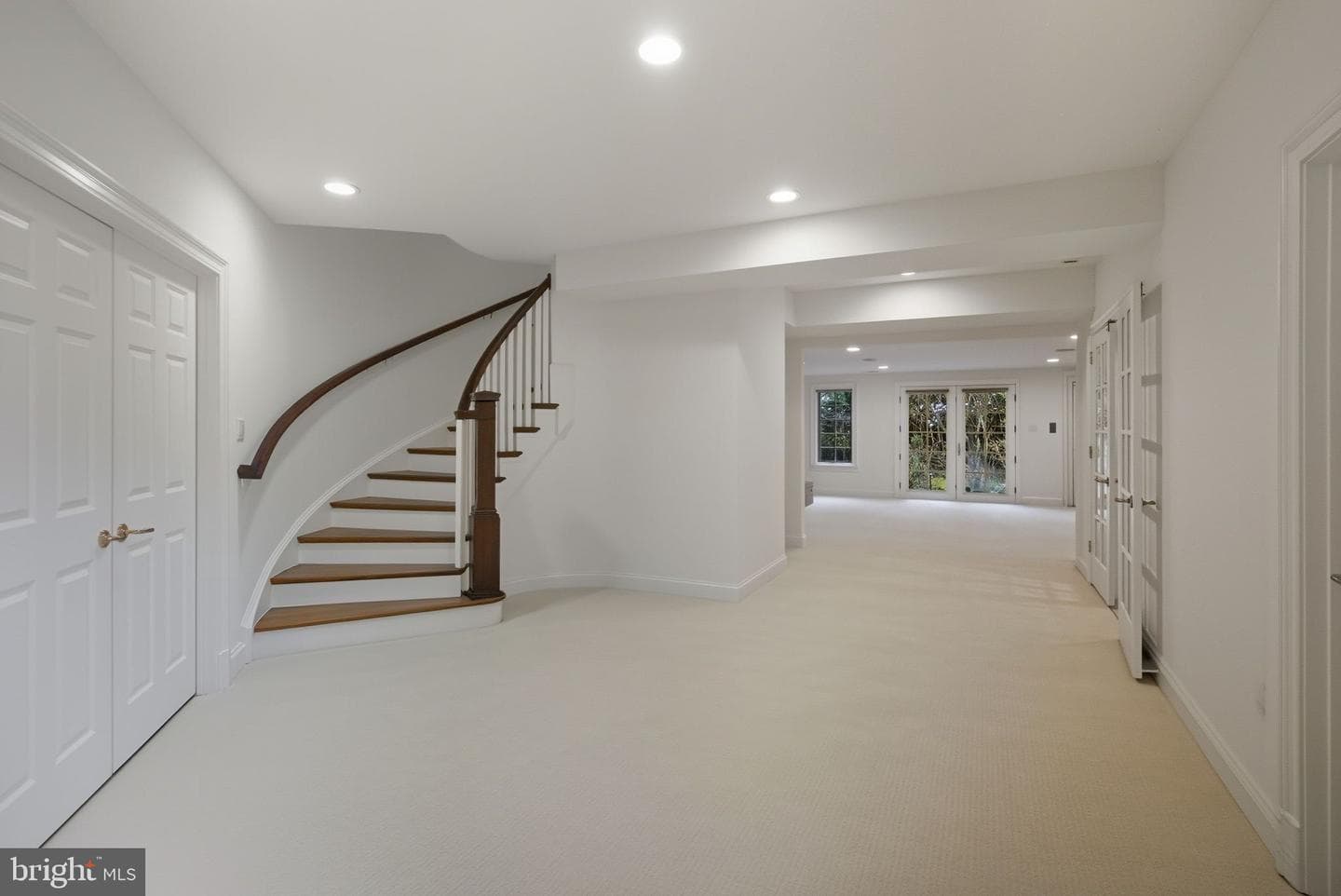 904 Mackall Avenue photo 35