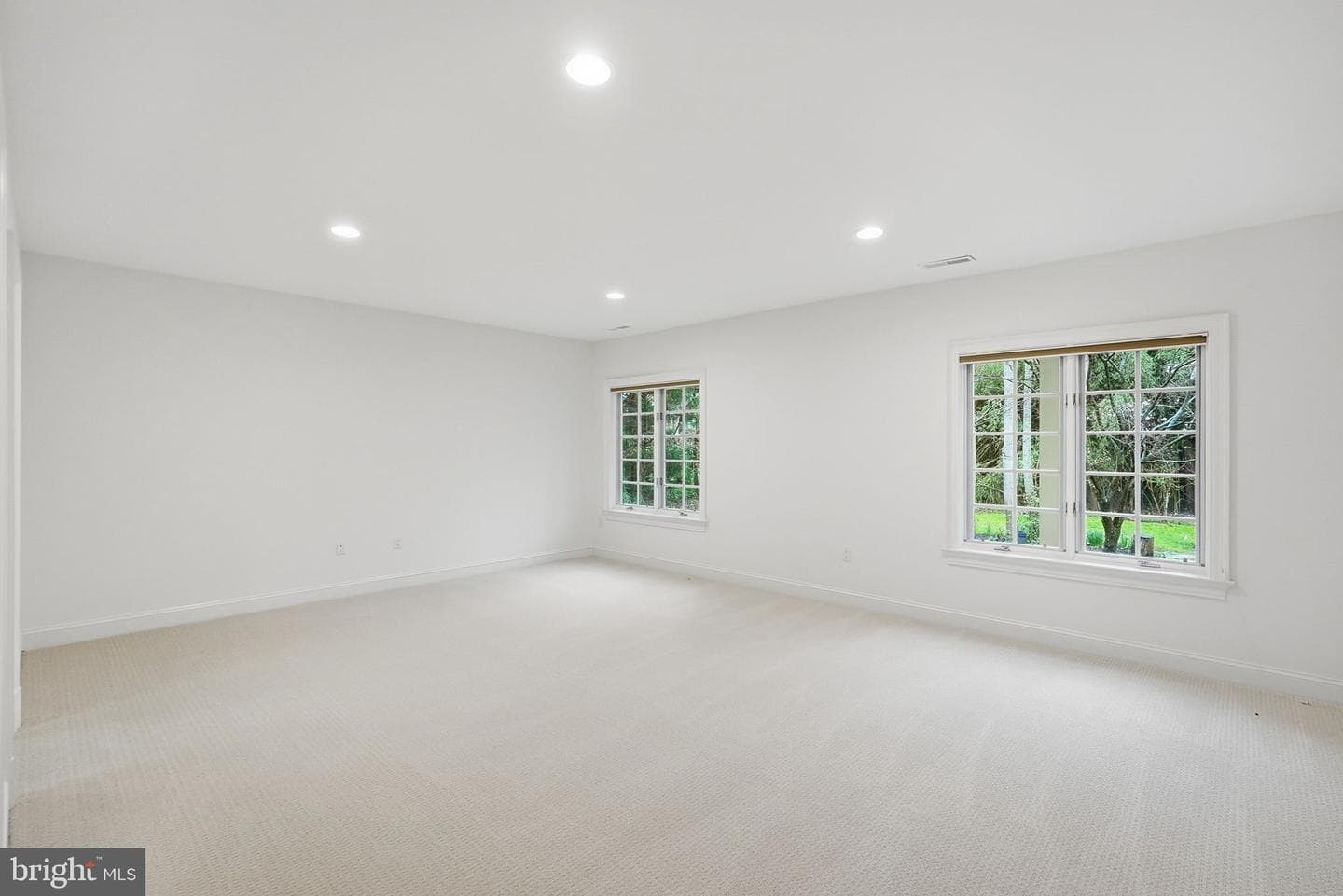 904 Mackall Avenue photo 37