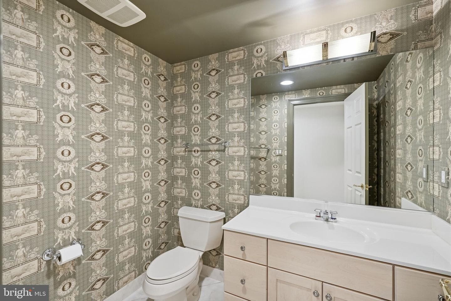 904 Mackall Avenue photo 43
