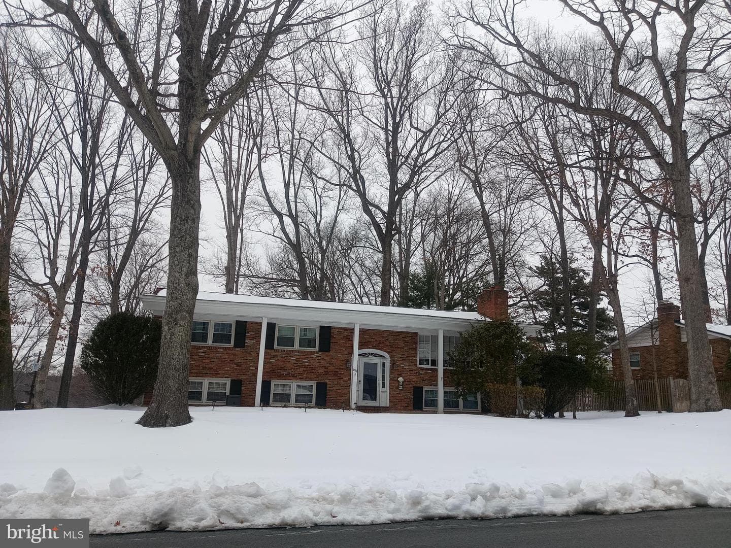 9128 Glenbrook Road photo 2