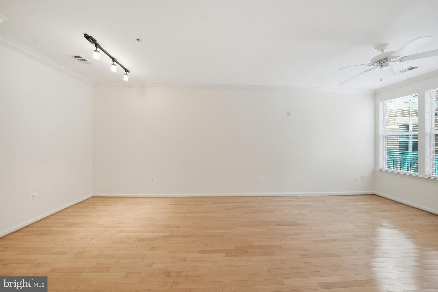12000 Market Street #162 photo 6