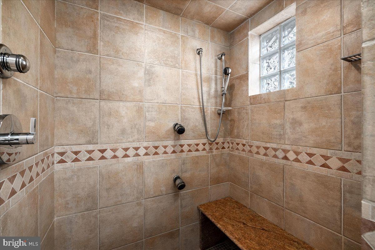 7953 Bolling Drive photo 25