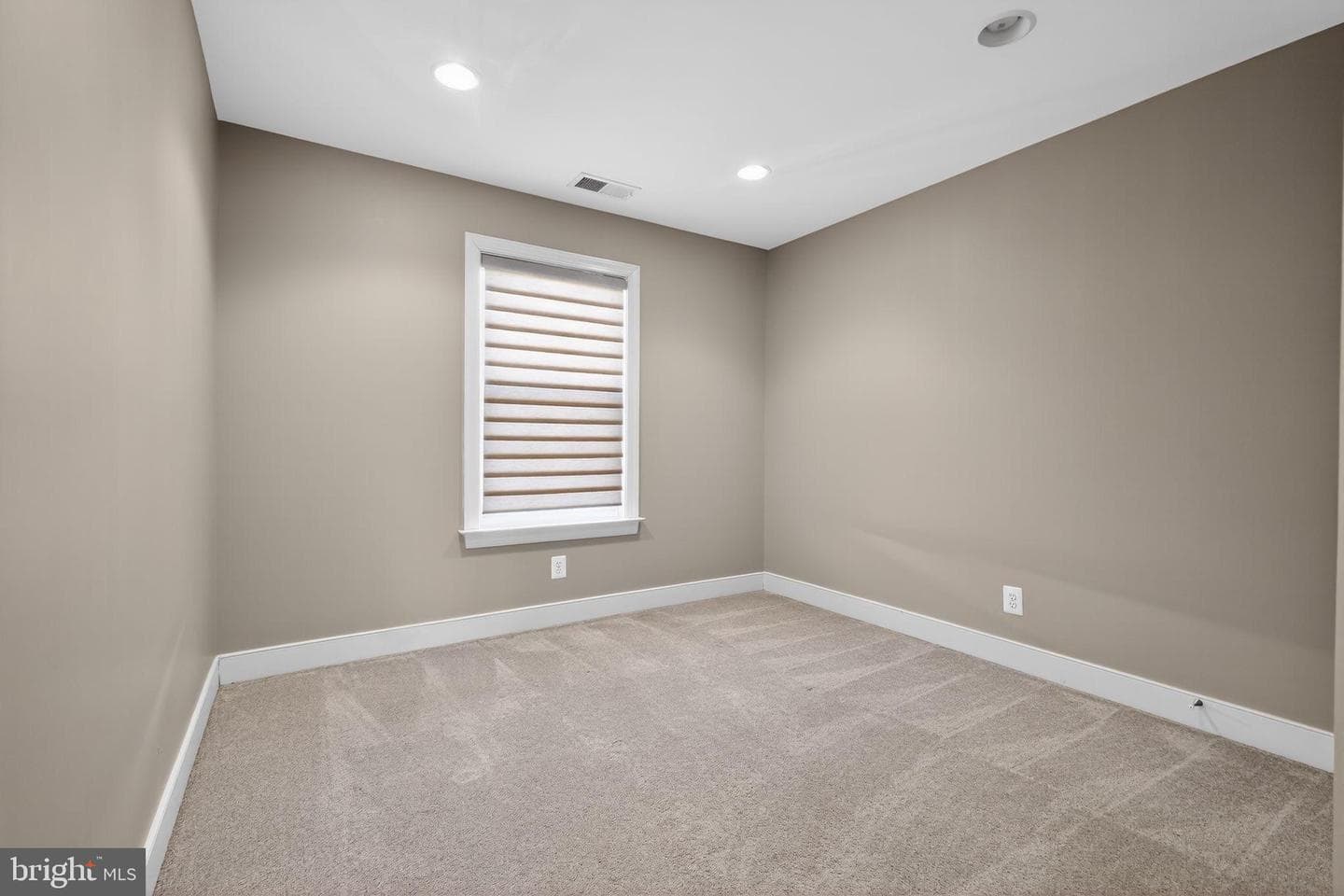 2044 Blunt Lane photo 17