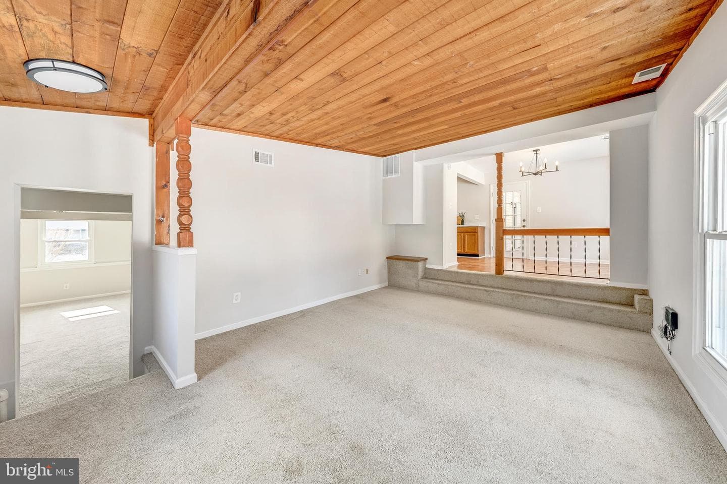 610 Worchester Street photo 16