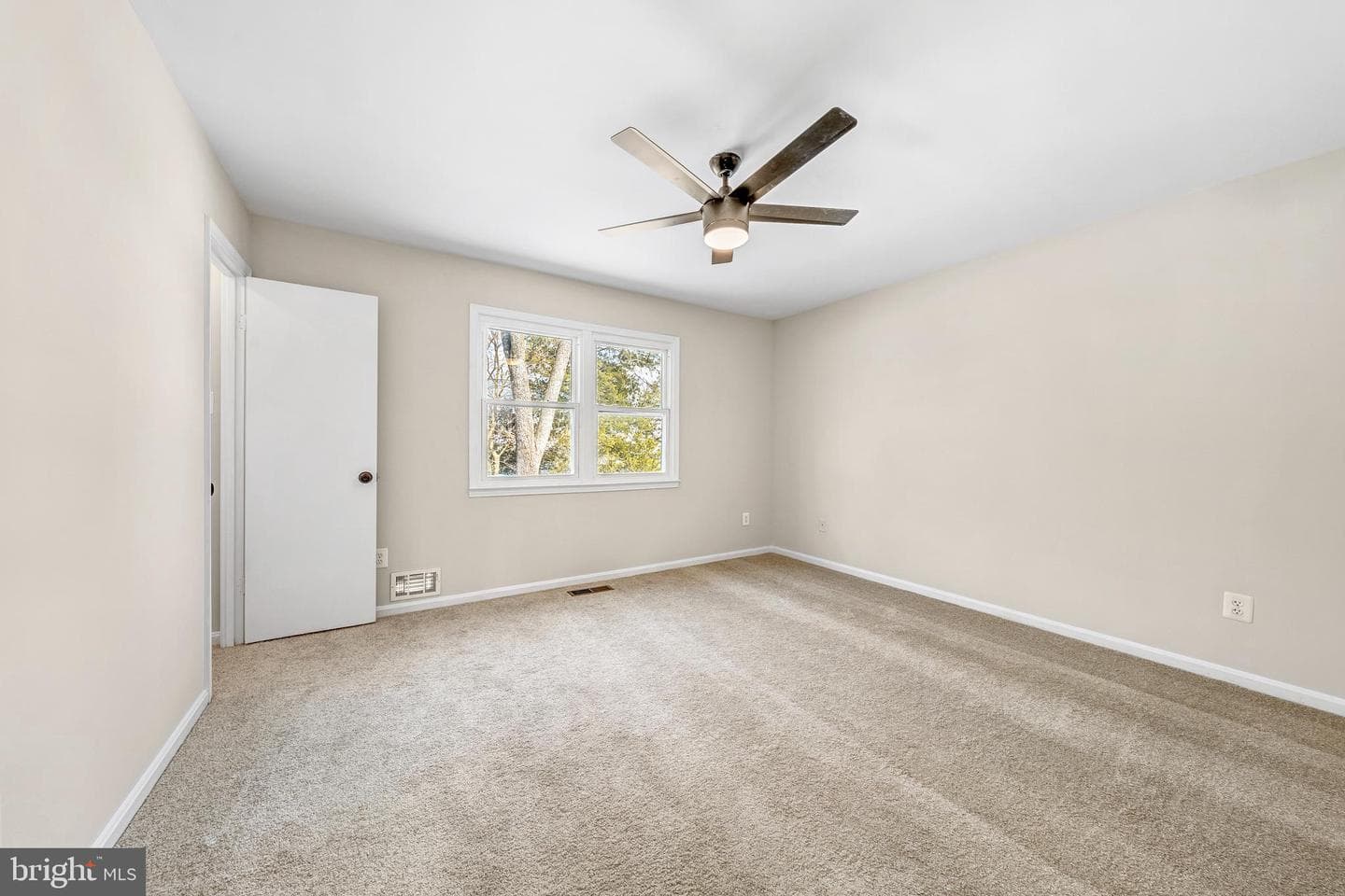 610 Worchester Street photo 18
