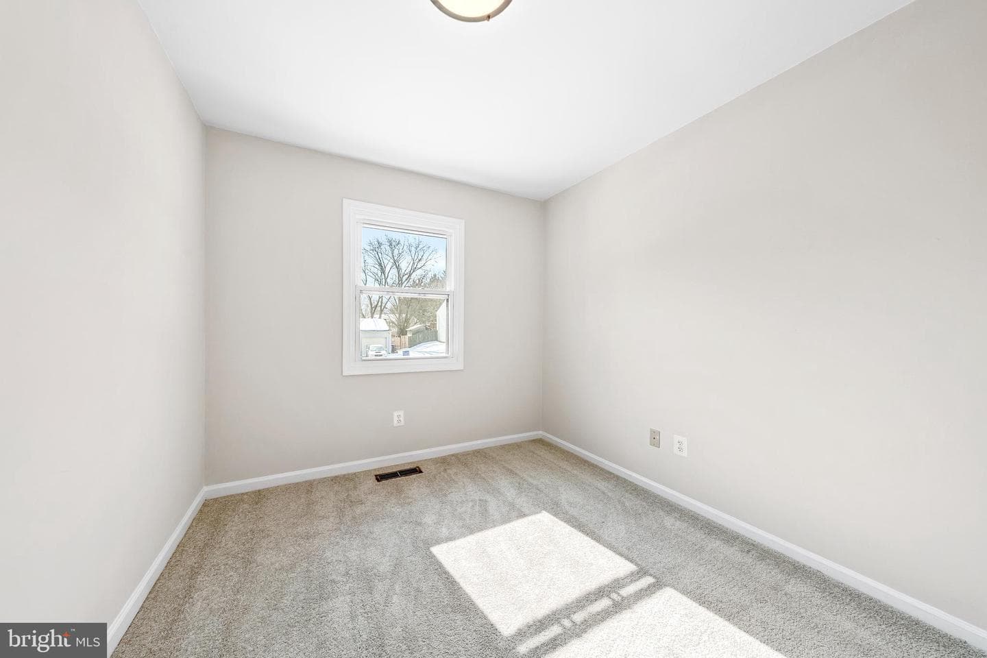 610 Worchester Street photo 23