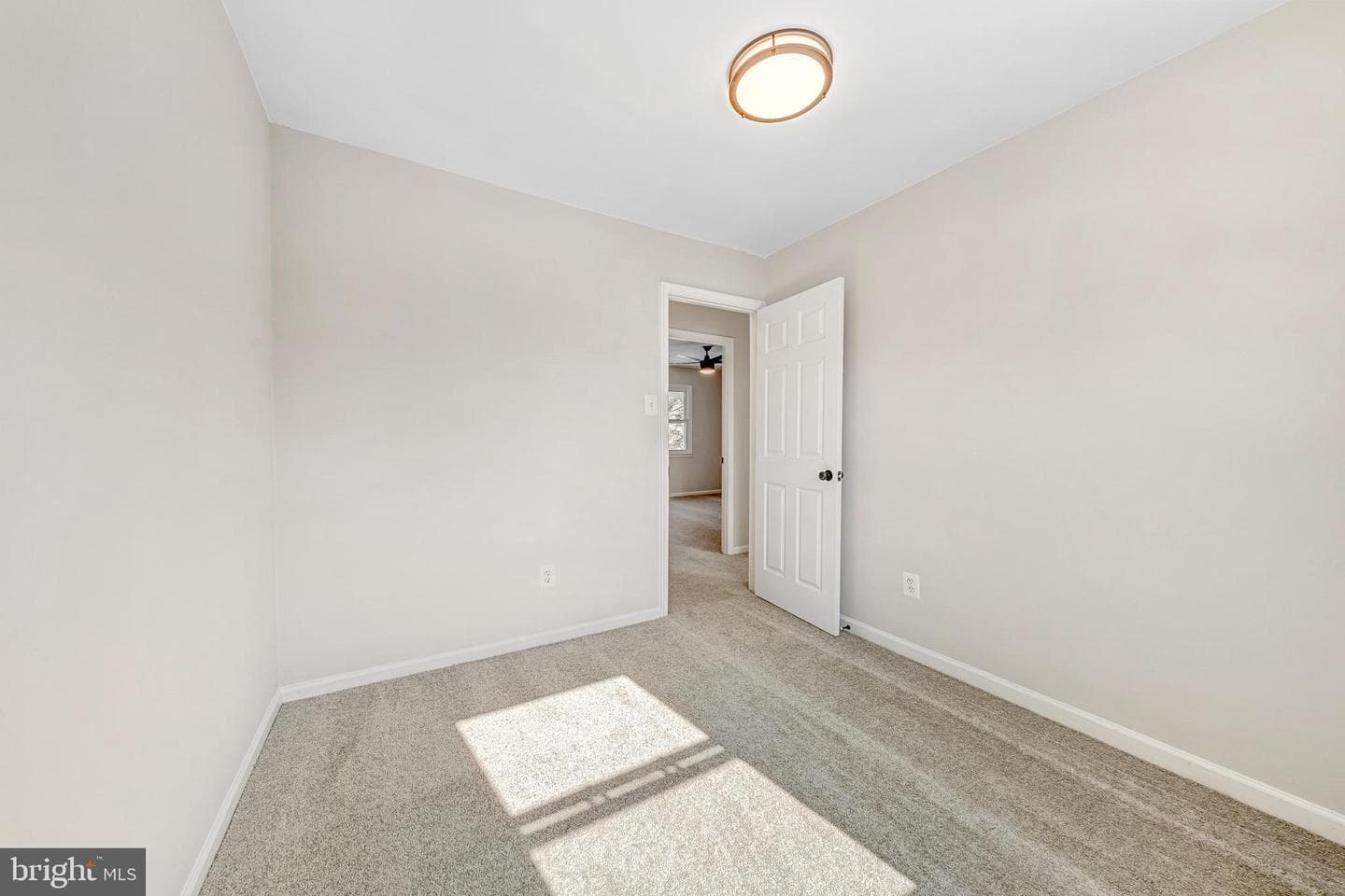 610 Worchester Street photo 24