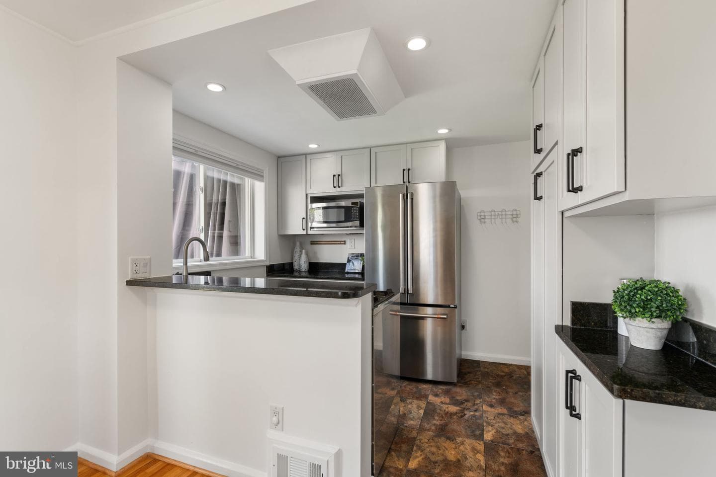 6021 Williamsburg Road photo 13