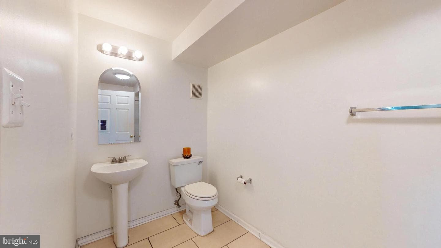 7512 Snowpea Court #d photo 11