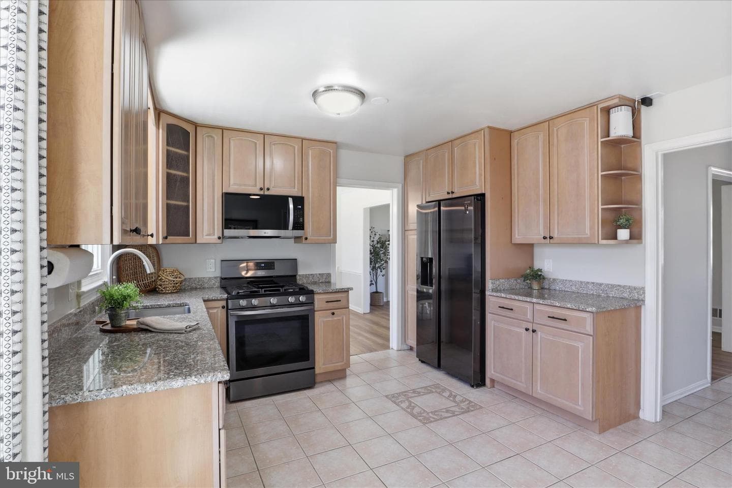 8109 Overton photo 10