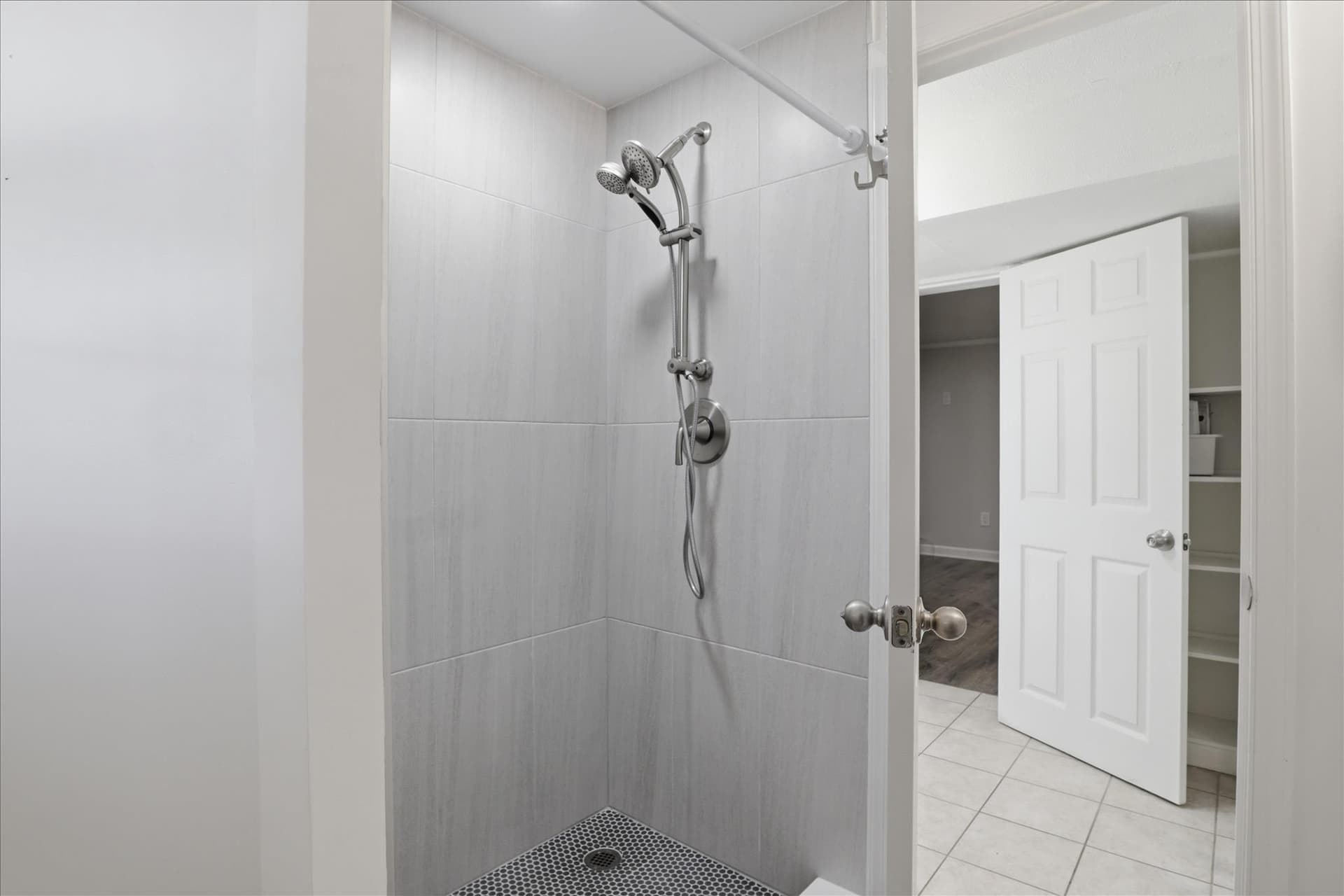 8109 Overton photo 29