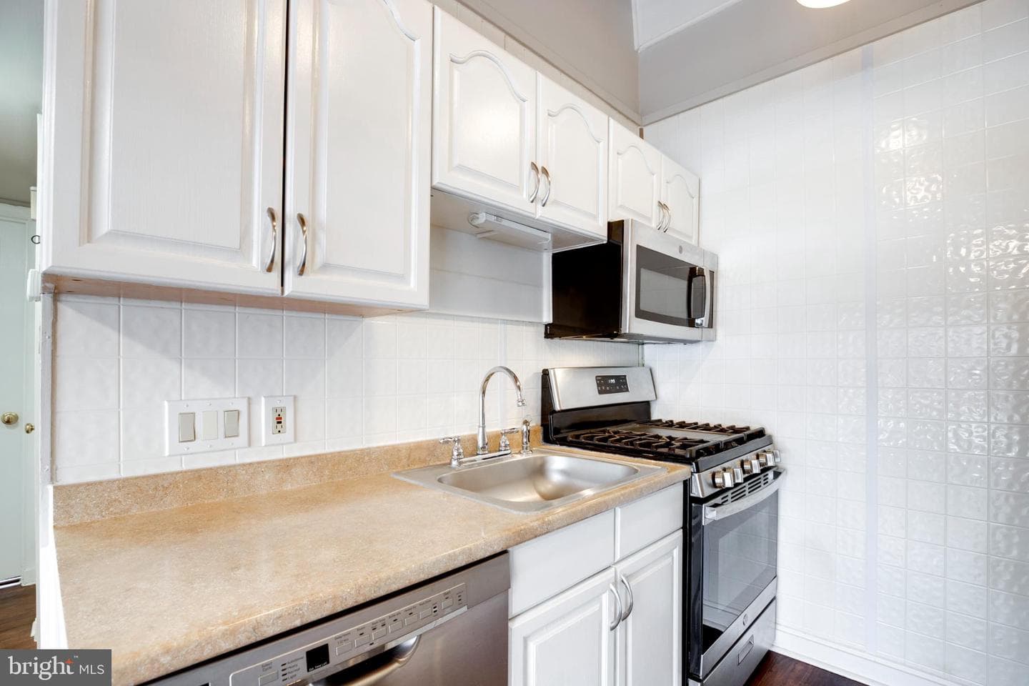 4357 Americana Drive #203(I) photo 4