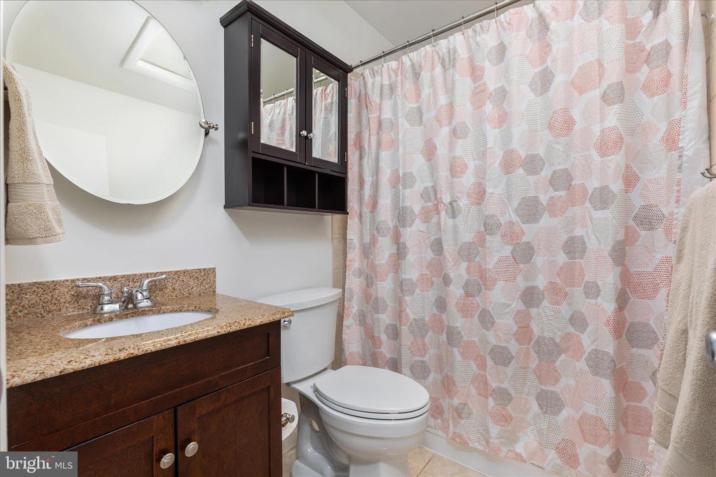 4104 Hamlin Avenue photo 16