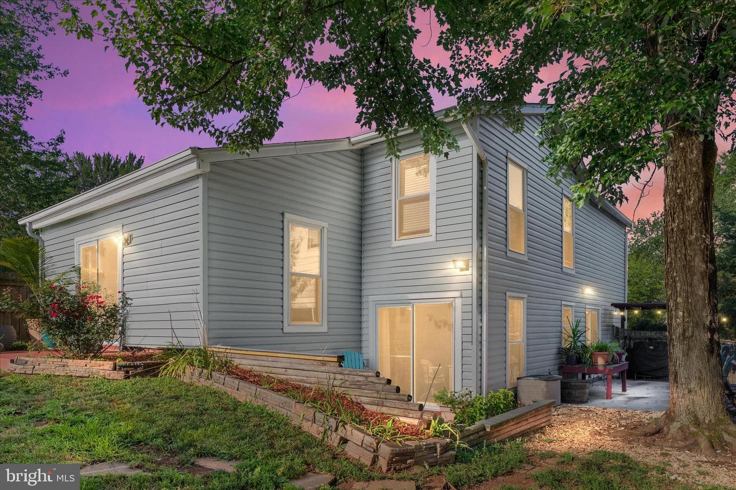 4104 Hamlin Avenue photo 45