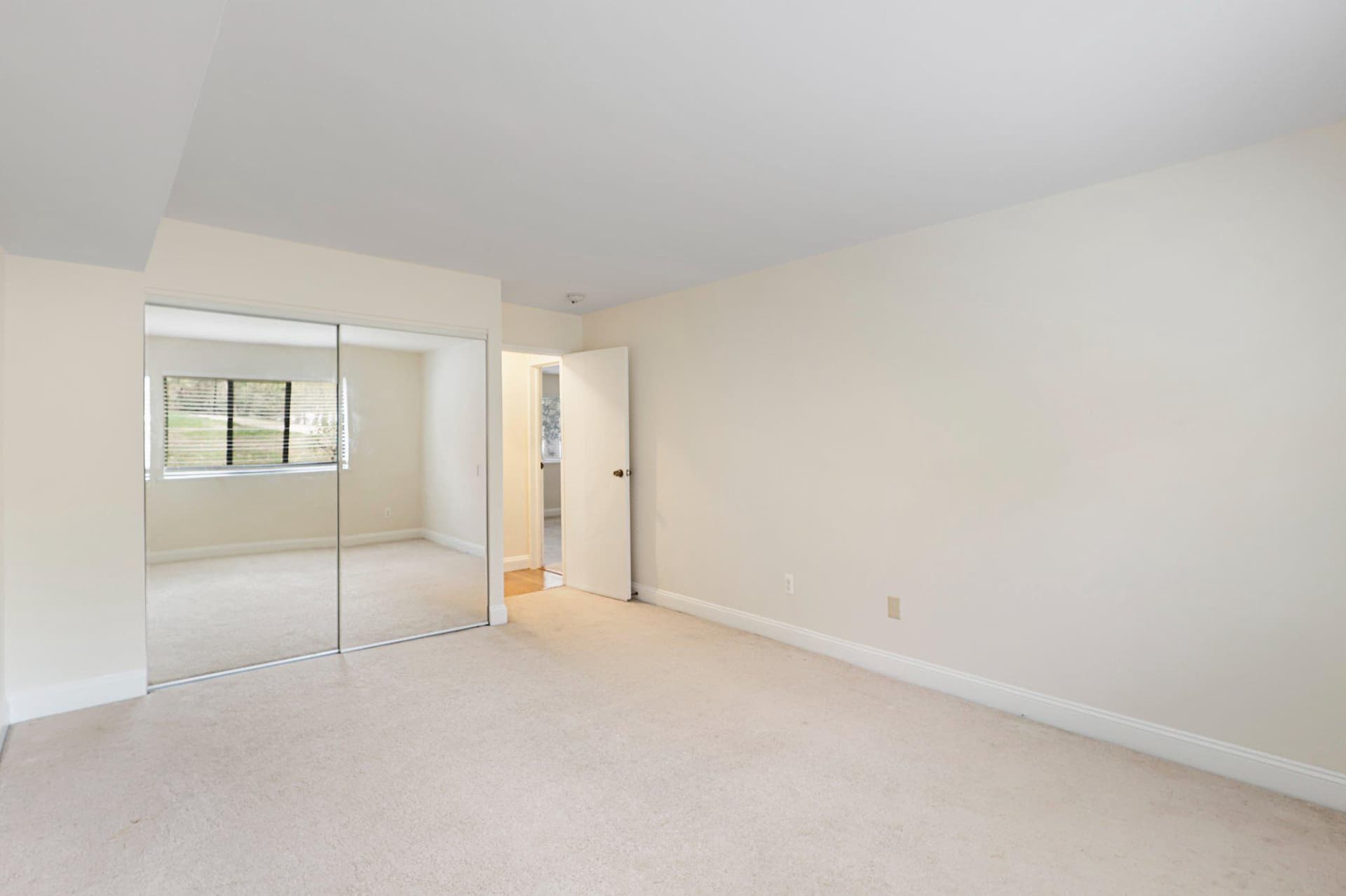 2037 Royal Fern Court #47/2c photo 28