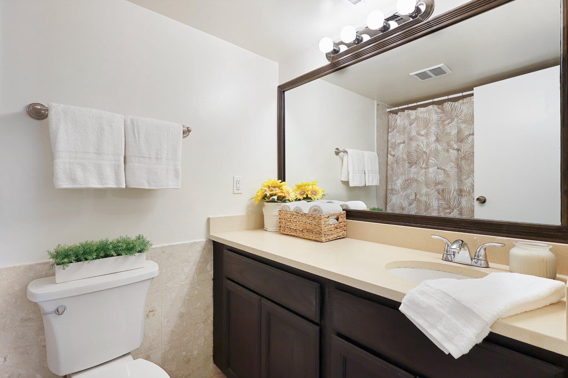 2037 Royal Fern Court #47/2c photo 29