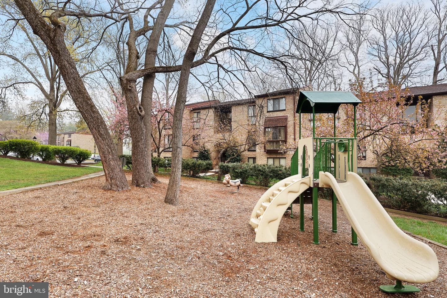 2037 Royal Fern Court #47/2c photo 37