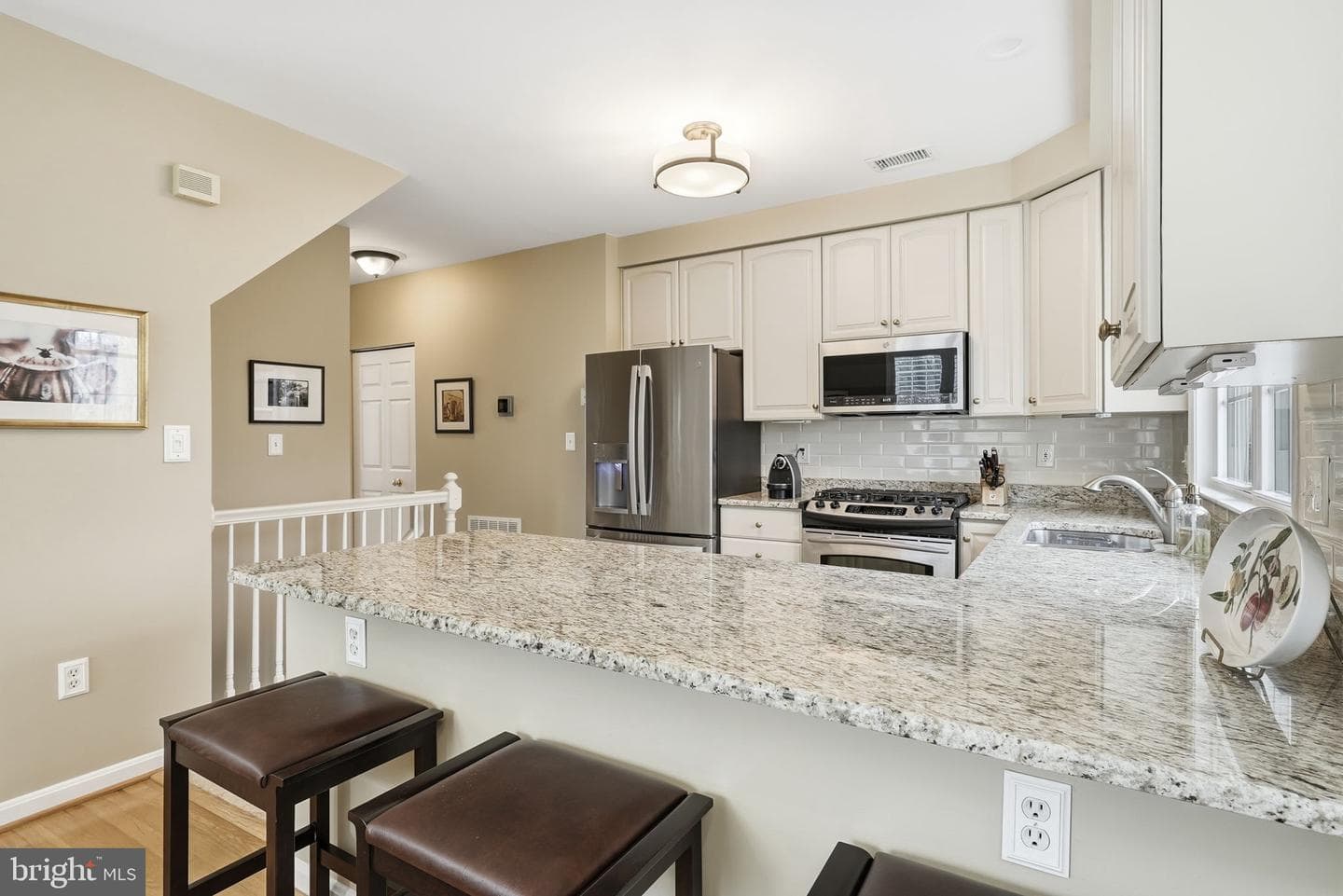 6127 Donival Square photo 7