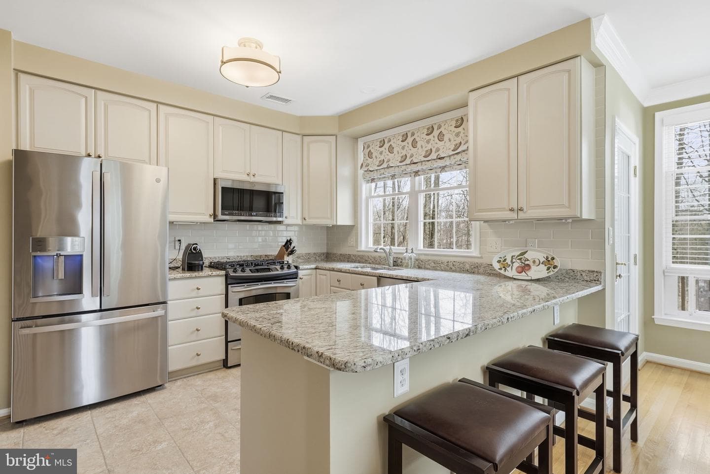 6127 Donival Square photo 8