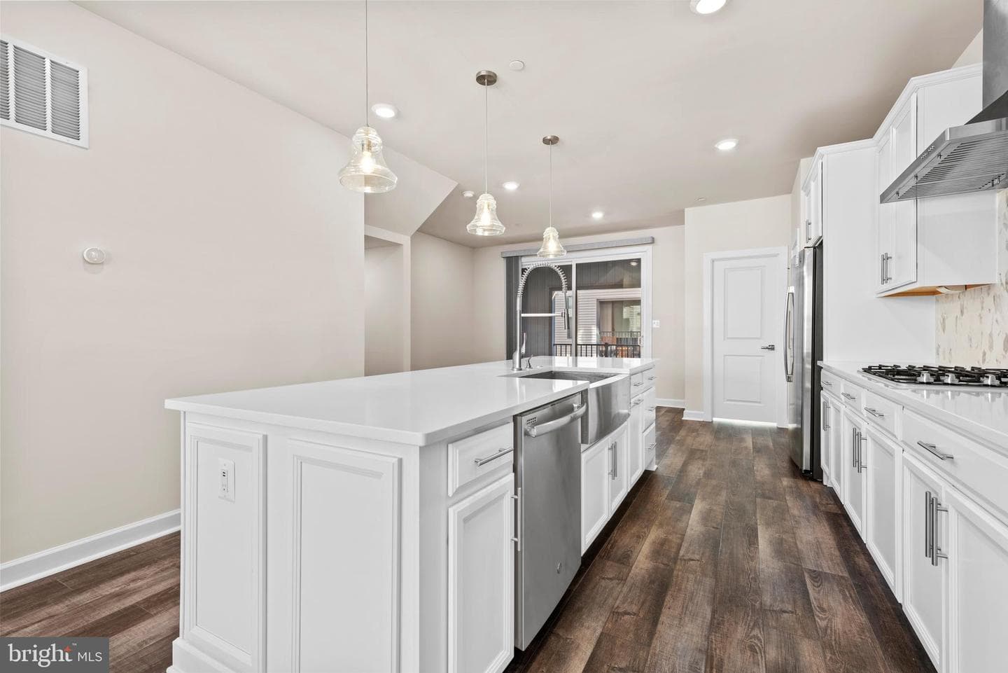 13039 Hattontown Square photo 17