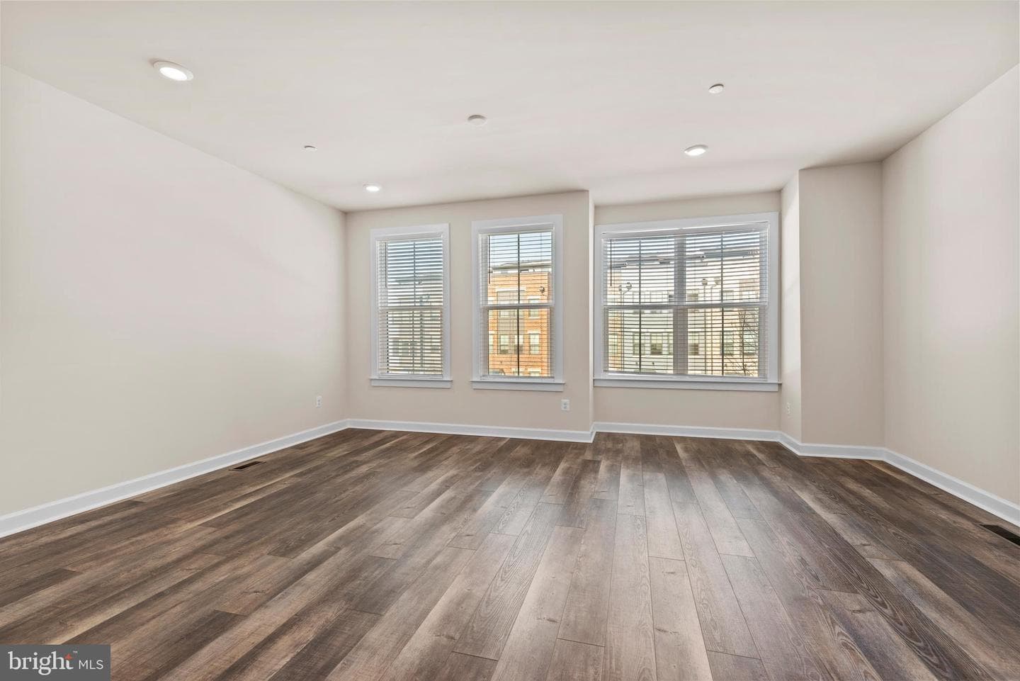 13039 Hattontown Square photo 19