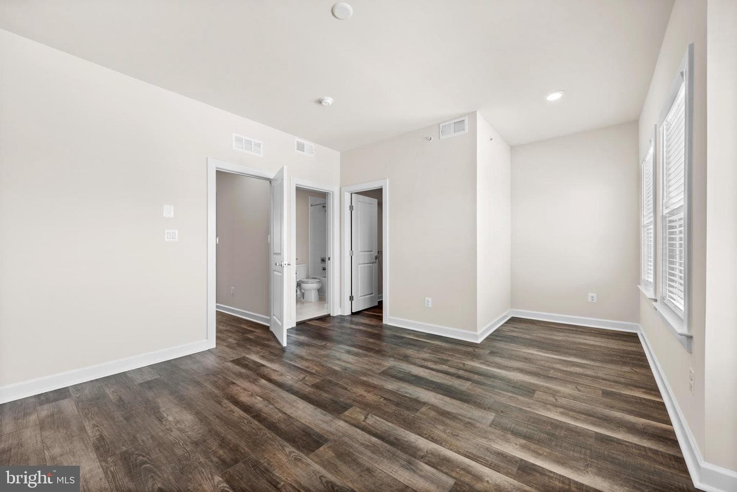 13039 Hattontown Square photo 34