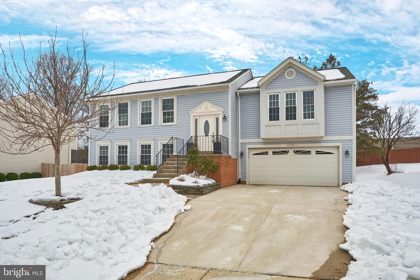 13715 Eastcliff Circle photo 1