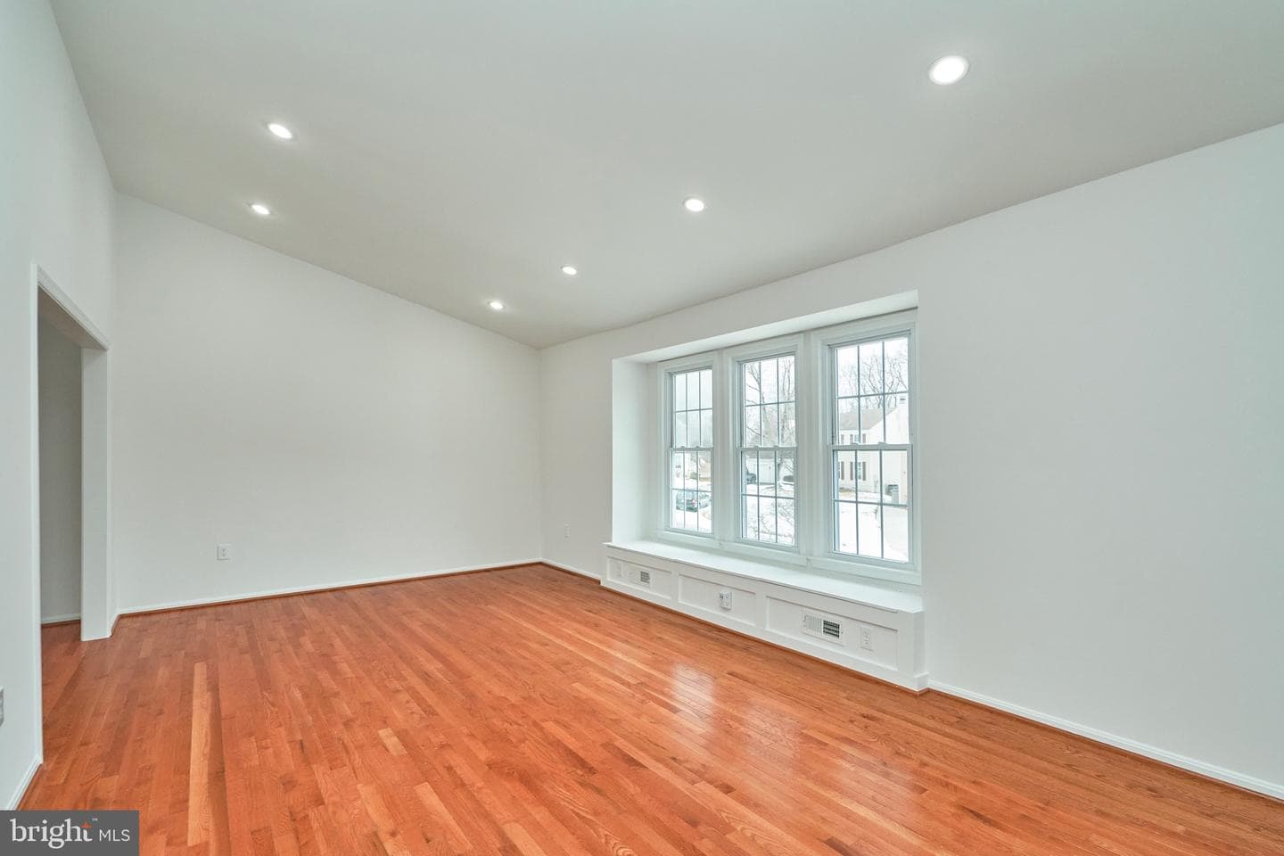 13715 Eastcliff Circle photo 5